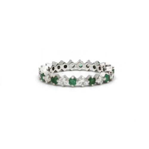 Bague 54 Alliance en or blanc, diamants et émeraudes 58 Facettes 240022R