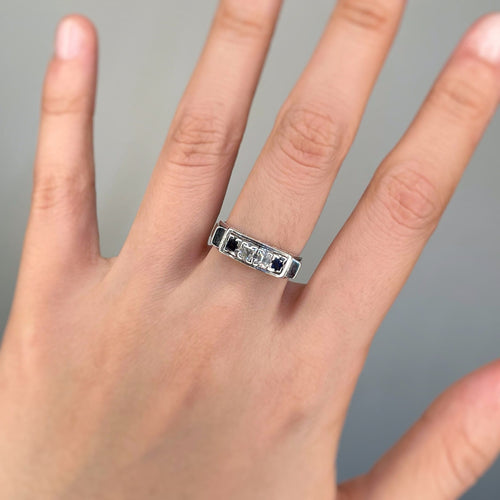 Bague 54 Bague en or blanc, saphirs et diamants 58 Facettes 220009R