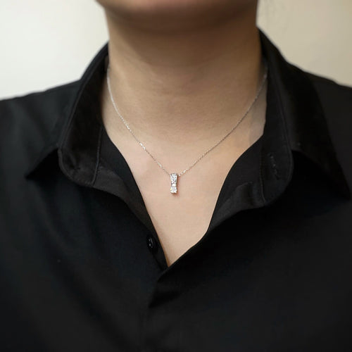Collier Collier pendentif en or blanc et diamants 58 Facettes 190169R