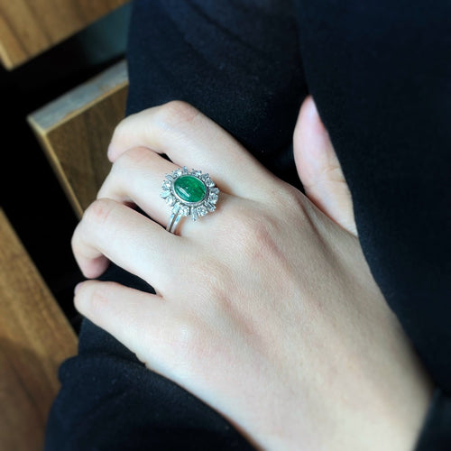 Bague 61 Bague en or blanc, émeraude et diamants 58 Facettes 190094R