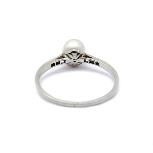 Bague 53 Bague en or blanc, perle et diamants 58 Facettes 140134R