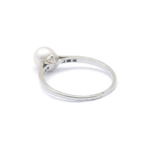 Bague 53 Bague en or blanc, perle et diamants 58 Facettes 140134R