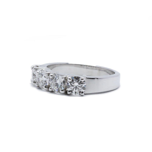 Bague 50 Demi-alliance en or blanc et diamants 58 Facettes 220503R