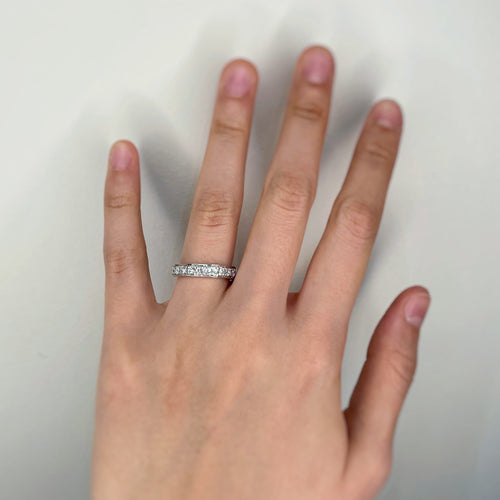 Bague 51 Demi-alliance en or blanc et diamants 58 Facettes 180082R