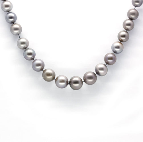 Collier Collier en or blanc et perles de Tahiti 58 Facettes 170014R