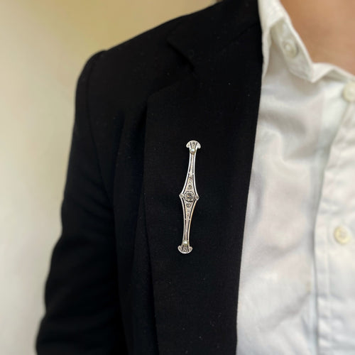 Broche Broche en or blanc avec diamants et perles 58 Facettes 150086R