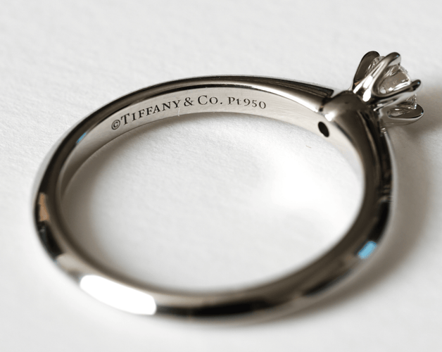 Bague 52 Tiffany & Co - Bague The Tiffany Setting en platine et diamant 58 Facettes Tiffany set 0.20