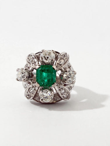 Bague 53 Bague émeraude centrale en platine et diamants 58 Facettes 562/26 A