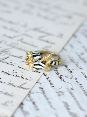 Bague 47 Frascarolo - Bague zèbre en or jaune, émail, rubis et diamants 58 Facettes