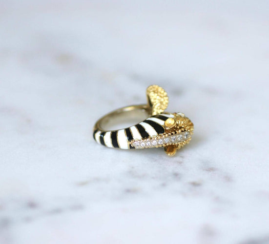 Bague 47 Frascarolo - Bague zèbre en or jaune, émail, rubis et diamants 58 Facettes