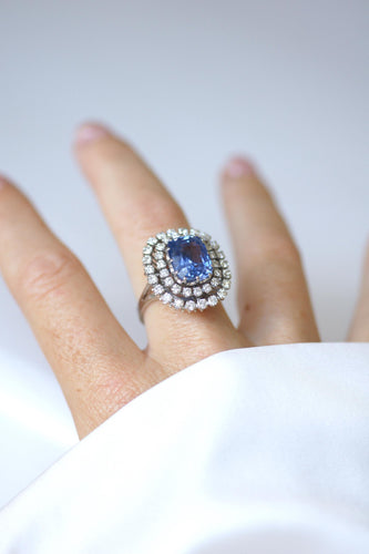 Bague 57 Bague saphir de Ceylan en or blanc et diamants 58 Facettes