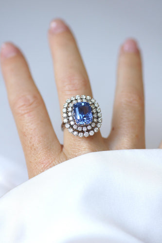 Bague 57 Bague saphir de Ceylan en or blanc et diamants 58 Facettes