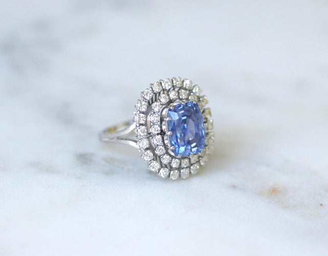 Bague 57 Bague saphir de Ceylan en or blanc et diamants 58 Facettes