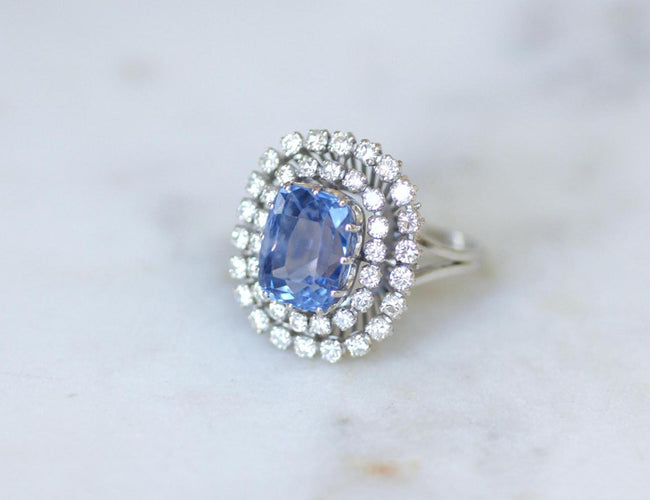 Bague 57 Bague saphir de Ceylan en or blanc et diamants 58 Facettes
