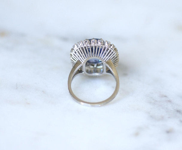 Bague 57 Bague saphir de Ceylan en or blanc et diamants 58 Facettes