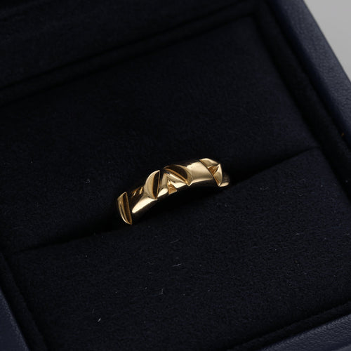 Bague 50 Louis Vuitton LV Volt - Bague en or jaune 18k 58 Facettes FB11973