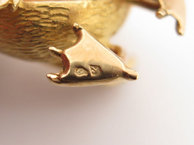Broche Boucheron - Broche canard en or jaune 18K, émeraude et diamants 58 Facettes 276292