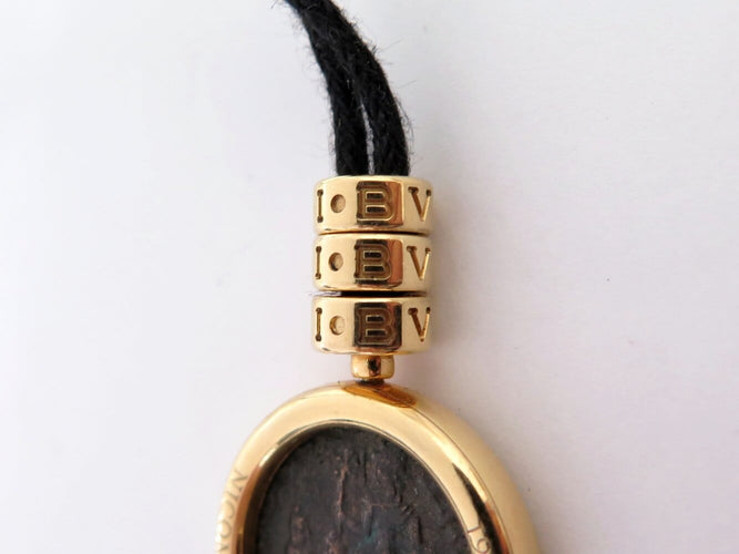 Collier Bulgari Monete - Collier pendentif en or jaune 18k avec pièce ancienne 58 Facettes 275128