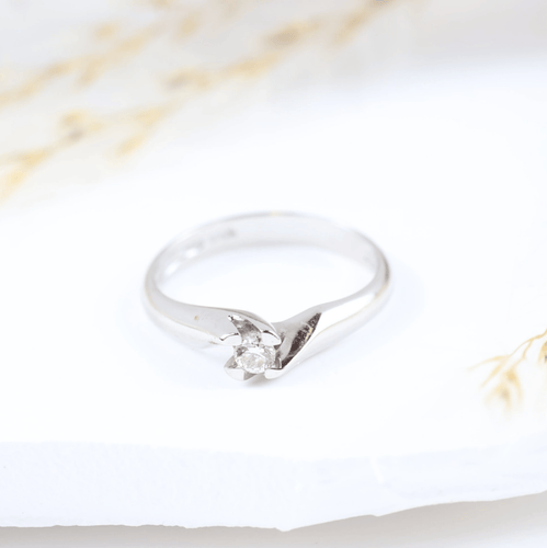 Bague 53 Bague solitaire en or blanc et diamant 0,10 ct 58 Facettes 159/24SL2