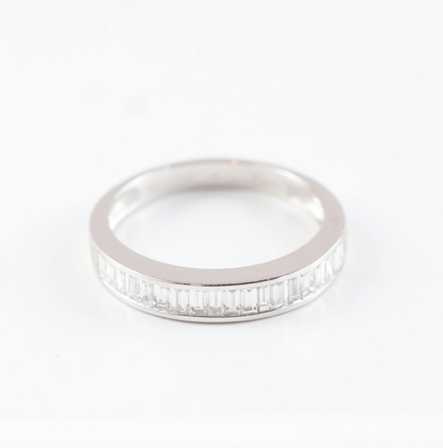 Bague 55 Alliance demi-tour en or blanc et diamants baguette 58 Facettes 131370A