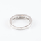 Bague 55 Alliance demi-tour en or blanc et diamants baguette 58 Facettes 131370A