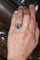 Bague 55 Bague marguerite en or blanc, saphir et diamants 58 Facettes 617