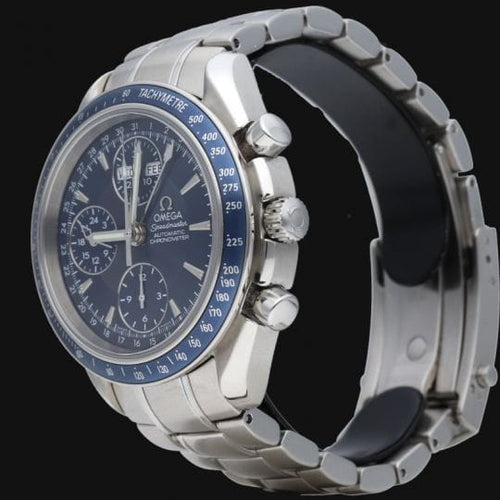 Montre Omega - Montre Speedmaster Day-Date Chronograph 40 mm en acier 58 Facettes MT47396