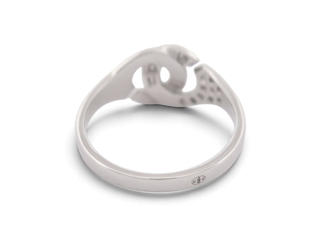 Bague 53 Dinh Van Menottes R8 - Bague en or blanc et diamants 58 Facettes 276592