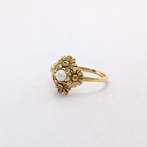 Bague 52 Bague florale en or jaune 18 carats et perle 58 Facettes 38009