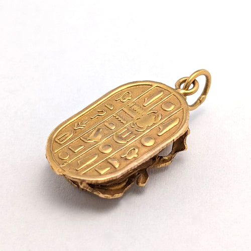 Pendentif Pendentif scarabée égyptien en or jaune 18 carats 58 Facettes 37995