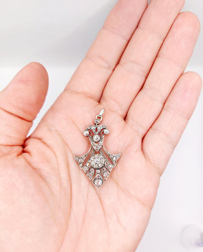 Pendentif Art déco - Pendentif palmette en or blanc et diamants 58 Facettes A07799