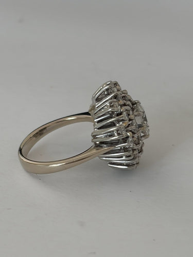 Bague 51 Fleur - Bague en or jaune 18K et diamants 2,27 ct 58 Facettes LOT 8108