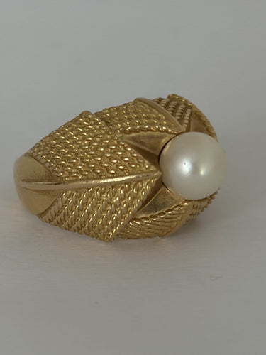 Bague 58 Bague dôme en or jaune et perle Akoya 58 Facettes LOT 8029