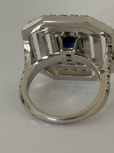 Bague 52 Bague en or gris avec saphir et diamants 58 Facettes LOT 8015
