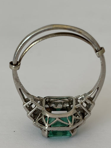 Bague 52 Bague en platine, émeraude naturelle et diamants 58 Facettes LOT 8007