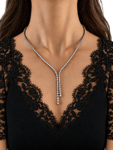 Collier cravate en or blanc 18k et diamants 4,19 ct