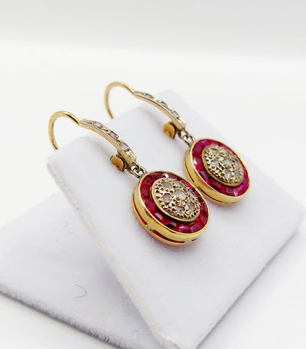 Boucles d'oreilles Dormeuses antiques en or 18k, rubis synthétiques et diamants 58 Facettes A07825