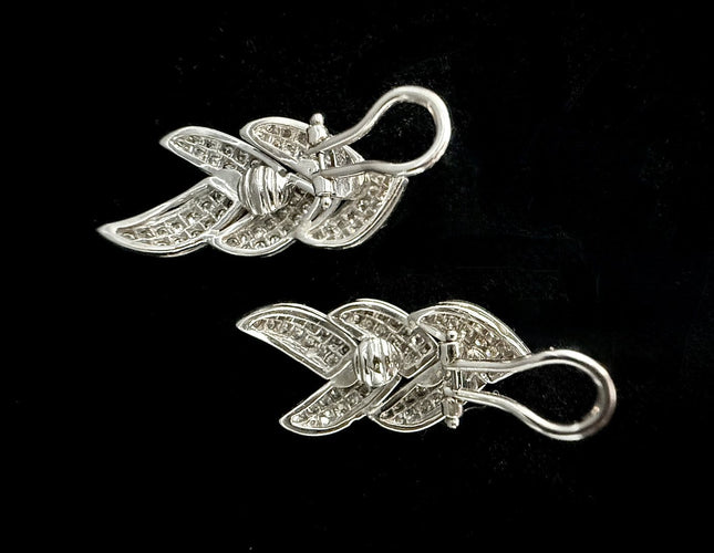 Boucles d'oreilles Boucles d'oreilles clips en or blanc 18 carats et diamants 58 Facettes Boucles 002