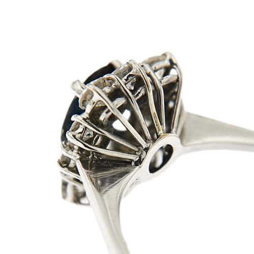 Bague 60 Bague halo en or blanc 18 kt, saphir et diamants 58 Facettes 33202
