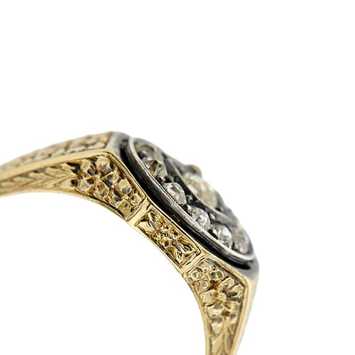 https://ledial.it/app/uploads/2026/09/42845-anello-oro-antico-scudo-uomo-diamanti_13.jpg