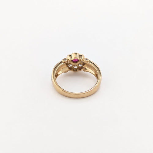 https://18carats.fr/wp-content/uploads/2026/08/38076-38486-Bague-en-or-jaune-diamant-et-rubis.jpg