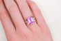 https://cdn.shopify.com/s/files/1/0963/7950/2920/files/bague-de-style-art-deco-en-or-jaune-18-carats-sertie-d-un-saphir-verneuil-synthetique-rose-et-de-diamants-taille-rose-bague-cadeau-femme.jpg?v=1790072205