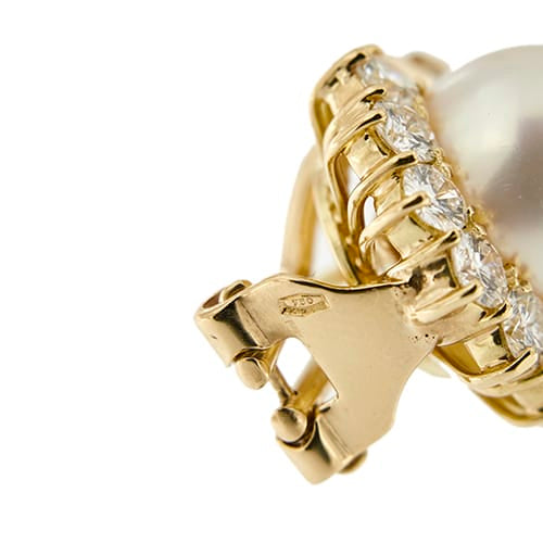 Boucles d'oreilles Boucles d’oreilles puces en or jaune 18 ct, perles et diamants 58 Facettes 38271
