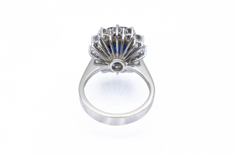 exclusive-white-gold-ring-with-a-sapphire-and-120-ct-diamonds (3).jpg