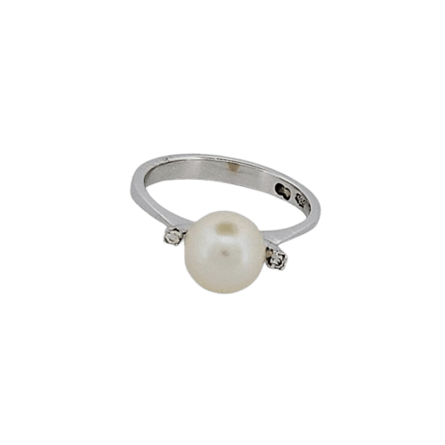 Bague en or blanc 18 carats, perle et brillants