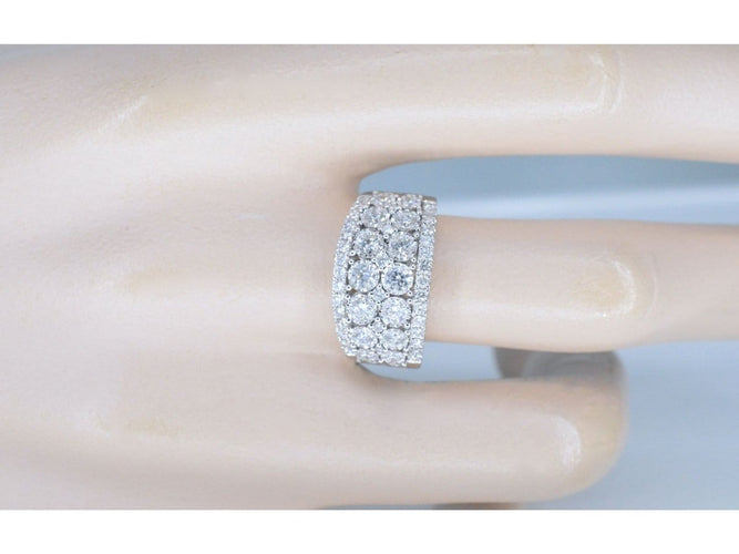 Bague 53 Bague en or blanc 18k pavée de diamants 58 Facettes 1014