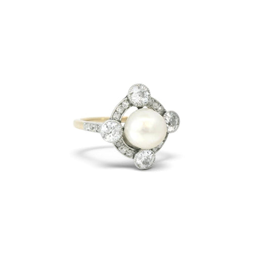 Bague 50 Bague en or bicolore, perle et diamants, vers 1900 58 Facettes 156