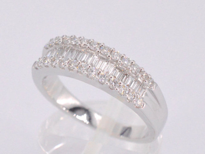 Bague 53 Bague en or blanc 18k avec diamants 58 Facettes 1017