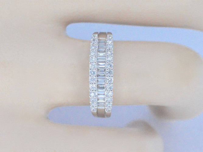 Bague 53 Bague en or blanc 18k avec diamants 58 Facettes 1017