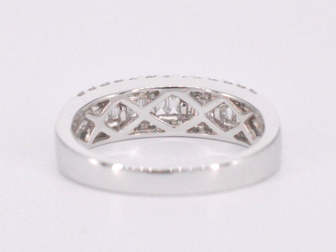 Bague 53 Bague en or blanc 18k avec diamants 58 Facettes 1017